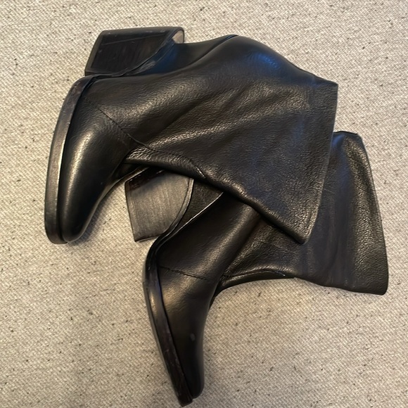 Theyskens theory black leather boots - Picture 3 of 7
